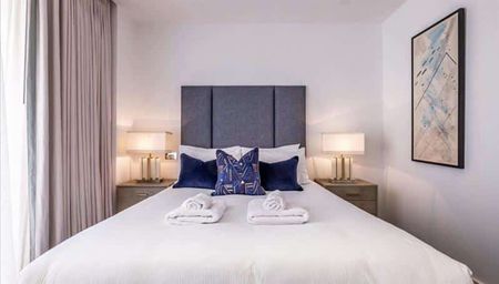 CHARLES CLOWES WALK, SW11, London - Photo 5