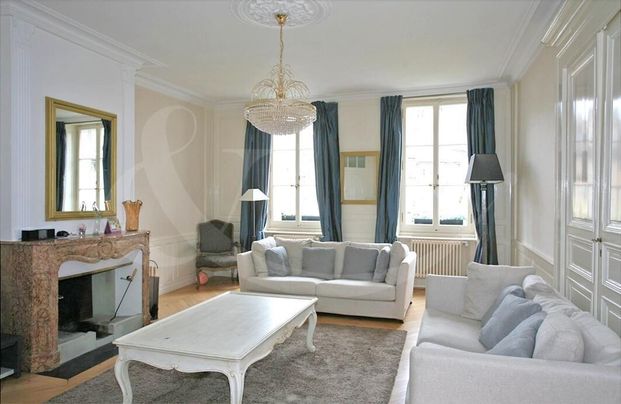 2 Rue Etienne -Dumont, Very nice 6-room apartment with a view of the Cathedral - Photo 1