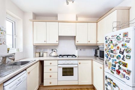 2 bedroom flat to rent - Photo 4