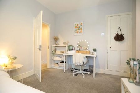 Wilberforce Road (3 bed) - Photo 3