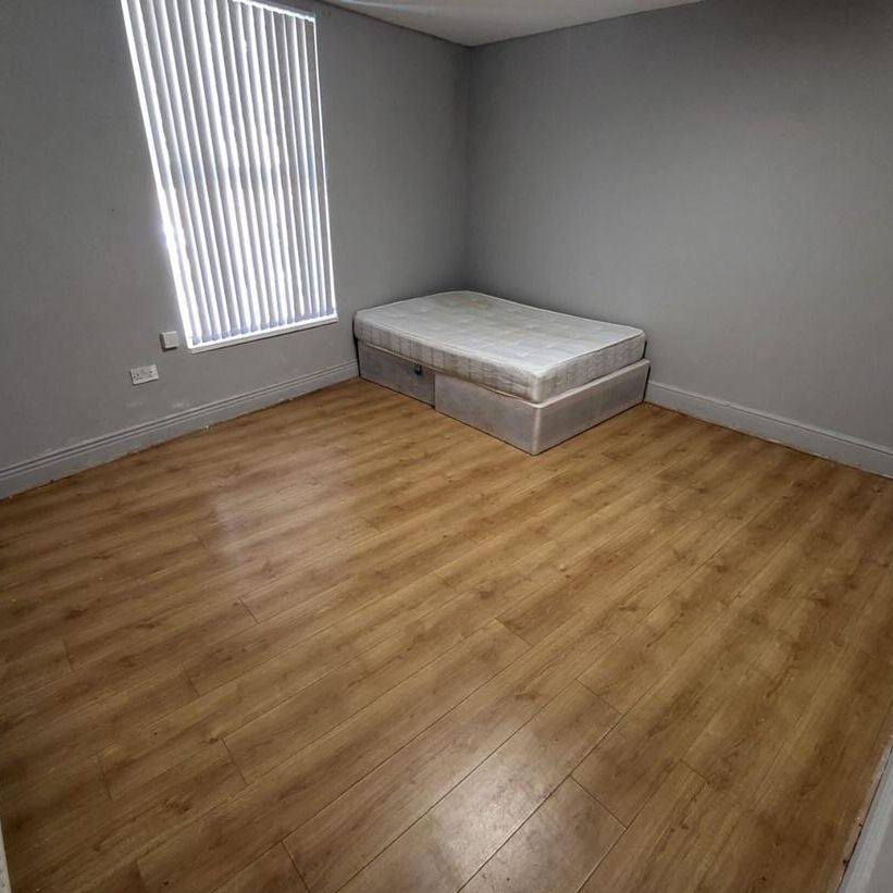 5 bedroom terraced house to rent - Photo 1