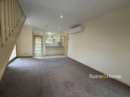 Low Maintenance Back Townhouse - Photo 1
