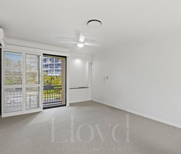 38 Tedder Avenue, Main Beach – Available from 8th December - Photo 4