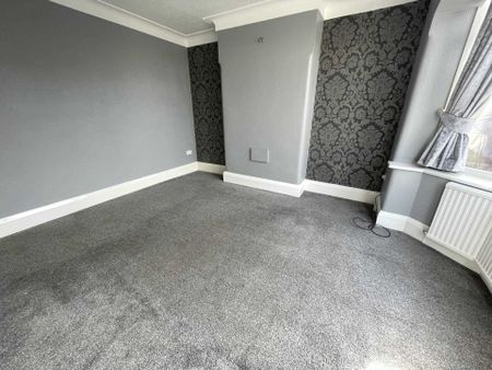 Lees Road, Ashton Under Lyne - Photo 5