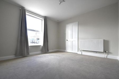 4 bedroom detached house to rent - Photo 5