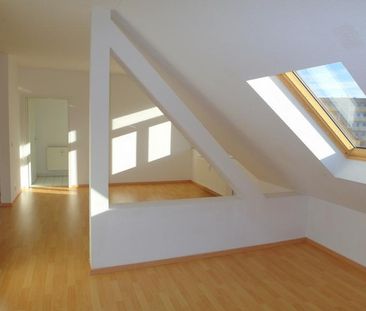 Ab Febr. 2026: 2-Zimmer-Dachwohnung mit Laminatboden, sep. Küche & ... - Foto 1