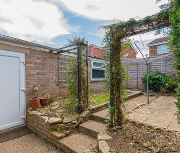 2 bed House - Semi-Detached To Let - Photo 6