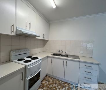 Neat & Convenient Two-Bedroom Flat in Prime Location - Photo 2