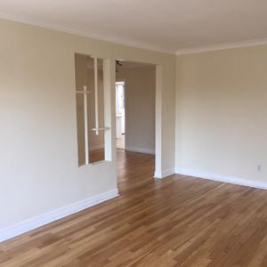 VILLE ST. LAURENT // 3 CHAMBRES // BRIGHT 6 1/2 Upper Duplex - Photo 2