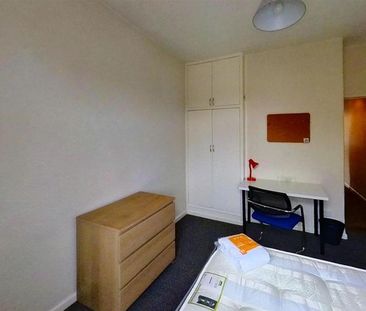 4 bedroom private hall to rent - Photo 4