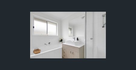 Modern 4-Bed Family Home in Parkvue Estate! - Photo 4