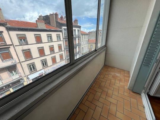 Location appartement 4 pièces 90.4 m² Clermont-Ferrand 63000 - Photo 1