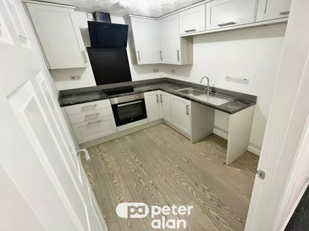 Gwern Avenue, Senghenydd, CAERPHILLY - Photo 5