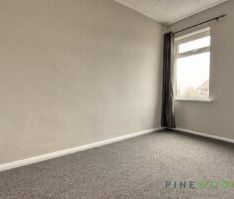 3 BEDROOM House - Mid Terrace - Photo 6