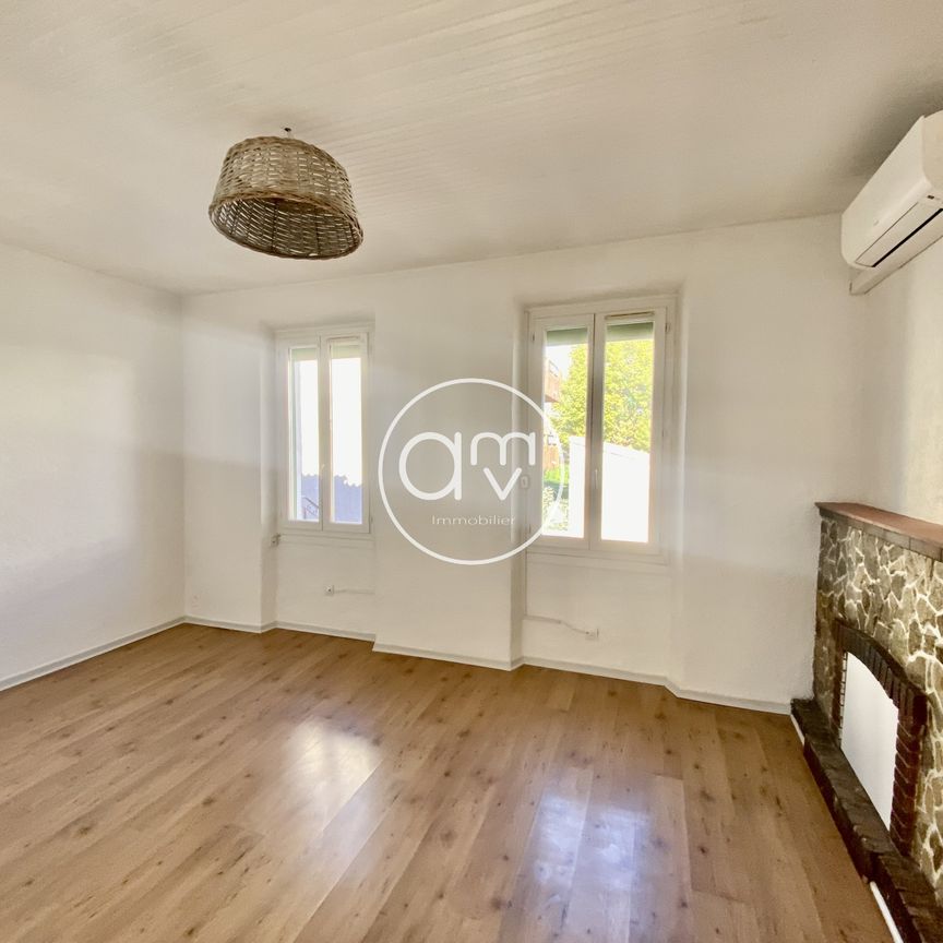 LA LONDE LES MAURES - Type 3 - duplex - location a l'année - Photo 1