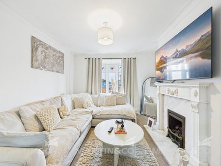 3 bedroom semi-detached house to rent - Photo 3