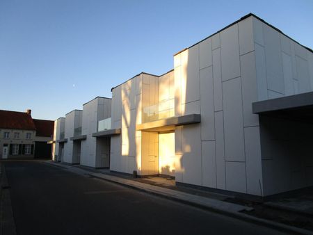 Energiezuinige, comfortabele, instapklare nieuwbouwwoning met terras en 2 staanplaatsen - Foto 3