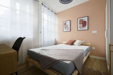 Saint Géry Roommate 5 Bedrooms at Valenciennes - Photo 2
