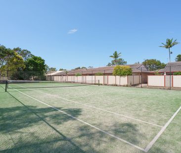 PRIME LOCATION, SINGLE LEVEL TOWNHOUSE AT SUN VILLAGE - Photo 1