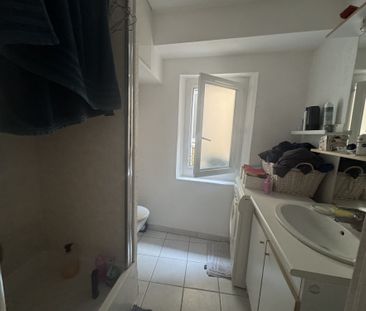 Location Appartement 1 pièce 34m² CAMPS LA SOURCE 83170 - Photo 4