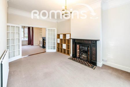 4 bedroom semi-detached house to rent - Photo 3