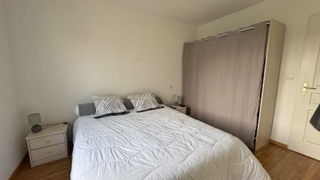 Location Maison 4 pièces 89m² NIORT 79000 - Photo 2