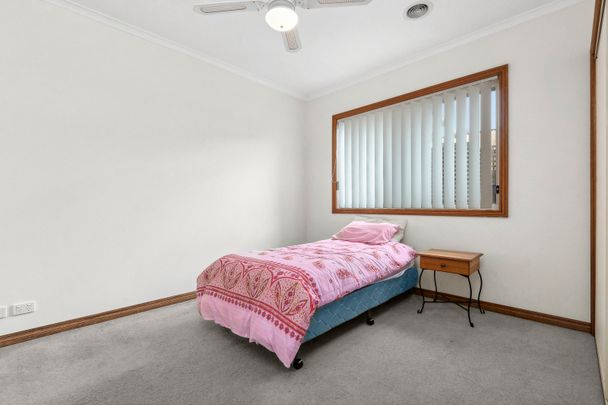 Ideal Family Home in Convenient Pocket! - Photo 1