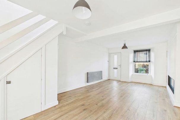 2 bedroom terraced house to rent - Photo 1