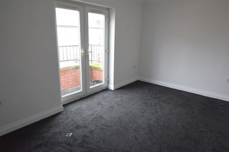 To Let 2 Bed Apartment - Photo 2