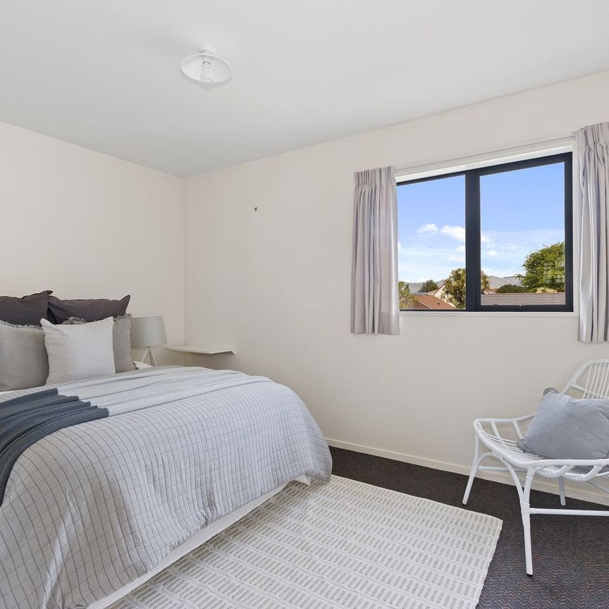 2 Bedroom Unfurnished Sunny Apartment - Photo 1
