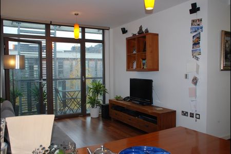 2 Bed Flat, Union Park, SE10 - Photo 2