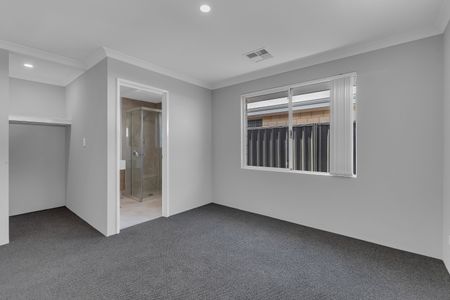 Low Maintenance 4 x 2 in Baldivis - Photo 4