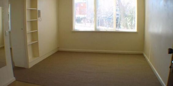 Charming and cosy apartment in the heart of St Kilda - Photo 3