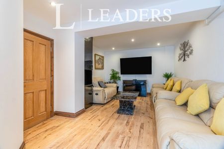 1 bedroom room to rent Milton Drive, TW17 - Photo 2