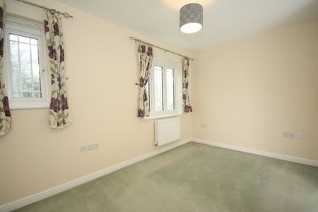 Knaphill, Woking - Photo 5