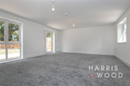 4 bedroom detached house to rent - Photo 5