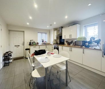 3 bedroom semi-detached house to rent - Photo 1
