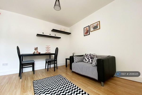 1 bedroom flat to rent - Photo 1