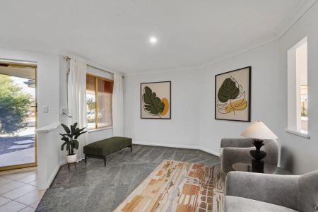 Welcoming 4 Bedroom Home with Modern Touches - Photo 5