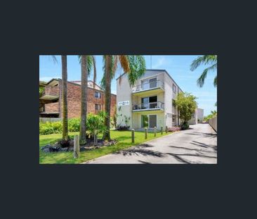 1/164 Frank Street, Labrador, Qld 4215 - Photo 4