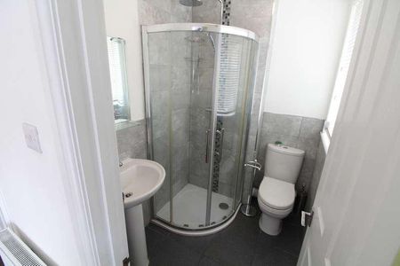 Chertsey Close - Ensuite Room - Luton, LU2 - Photo 3