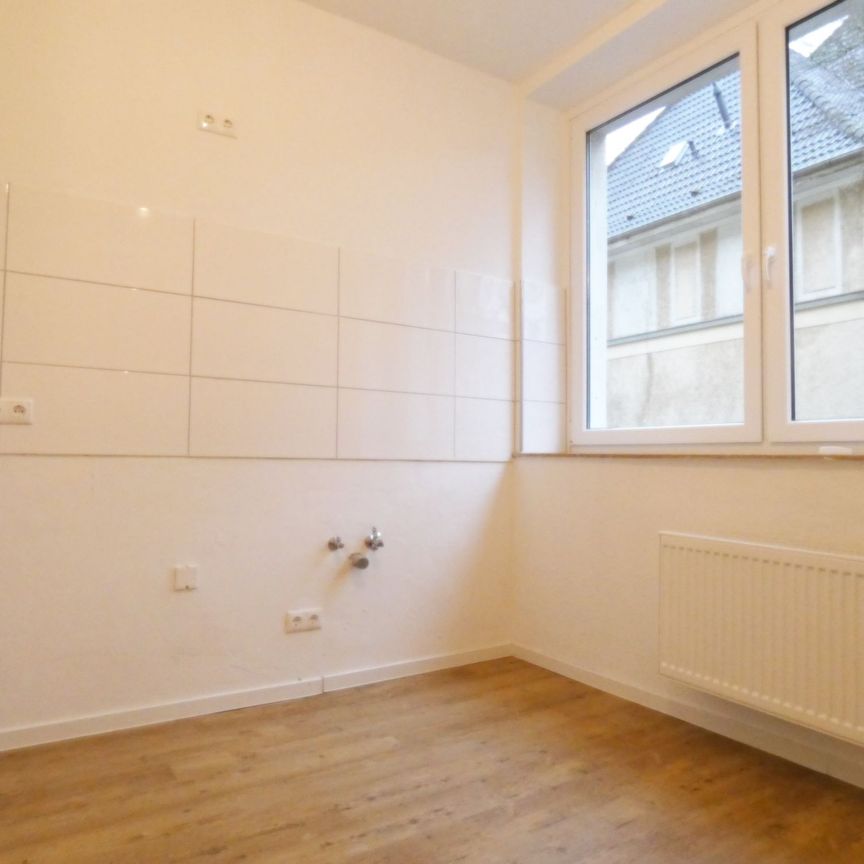 ** Modernisierte 3-Zi-Wohnung mit Balkon in Essen-Holsterhausen sucht neuen Bewohner ** - Photo 1