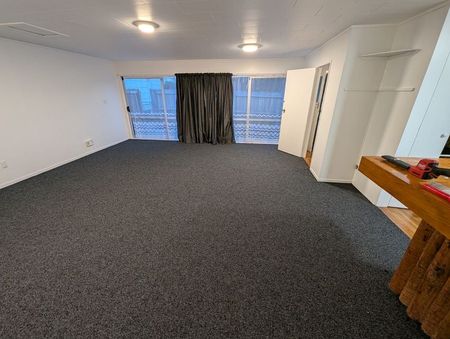 Studio Unit in Owhata - Photo 3
