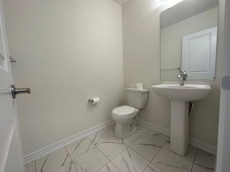 For Lease - 3 Bee Crescent Unit# Upper, Brantford, Ontario - Photo 5