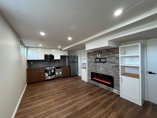 For Lease - 219 Steel Street, Barrie, Ontario - Photo 1