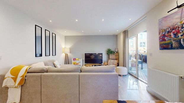 2 bedroom flat to rent - Photo 1