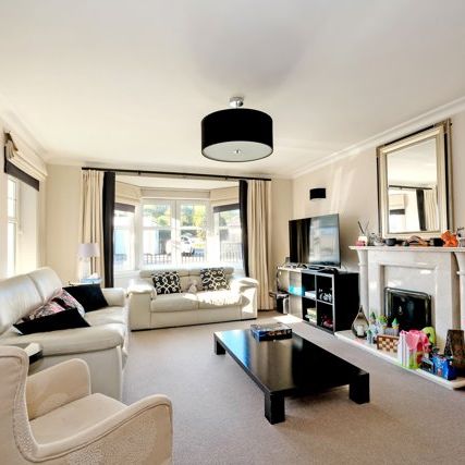 24 Northcote Avenue, AB15 7TN, Aberdeen - Photo 1