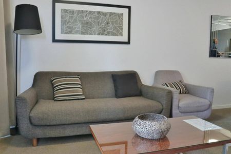 FULLY FURNISHED 1 BEDROOM APARTMENT - Photo 2