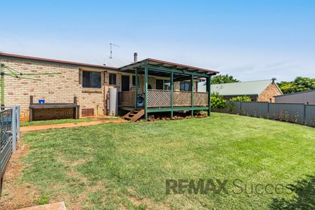 17 Candlebark CRT, Glenvale QLD 4350 - House For Rent | Domain - Photo 2