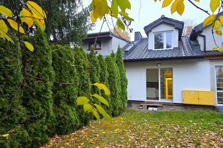 Super lokalizacja blisko centrum, szereg z ogrodem - Photo 3